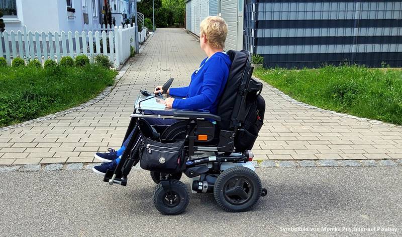 Rollstuhl mit Motor: Welche Extras lohnen sich?