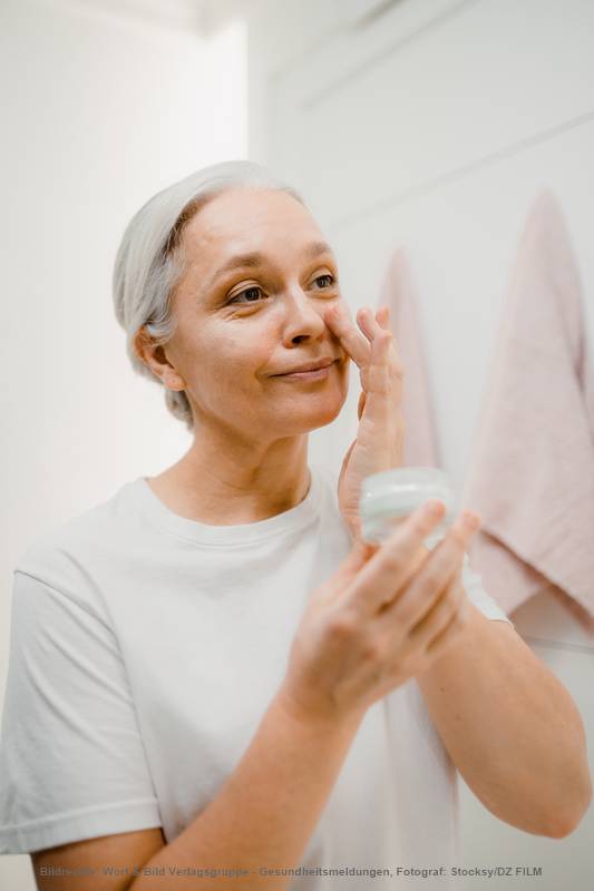 Mehr über den Artikel erfahren Anti-Aging: Tipps zur richtigen Hautpflege