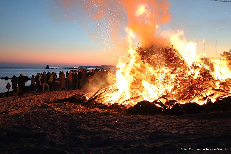 Du betrachtest gerade Strandfeuer im OstseeFerienLand am 14. Februar